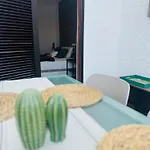 Endless Summer - Swimming Pool Apartment