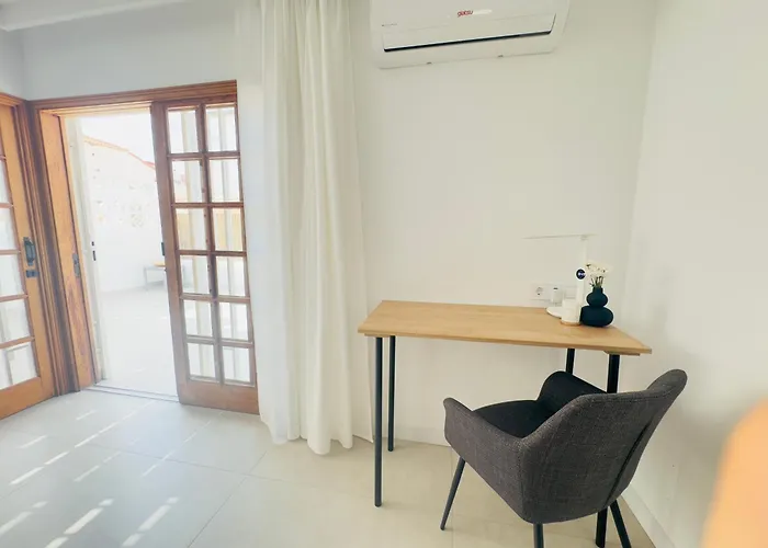 Endless Summer - Swimming Pool