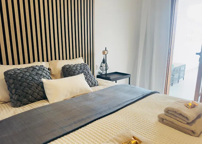 Endless Summer - Swimming Pool - Ac 아데제